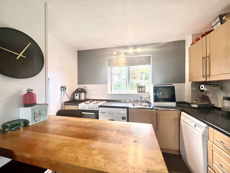 Property photo 2 of 10 Kitchen