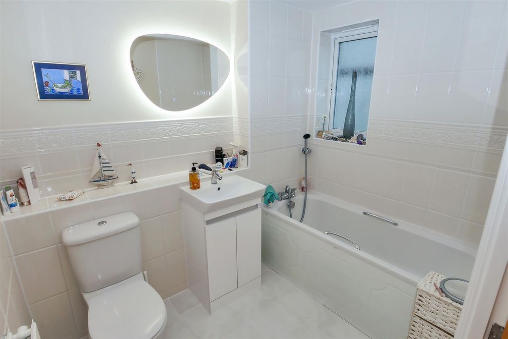 Additional image 6 of 2 bed flat for salePier Road, Littlehampton BN17