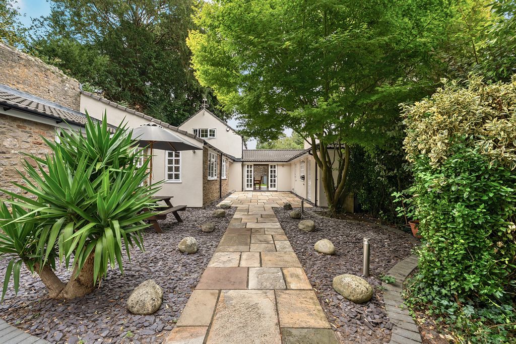 Property photo 3 of 23