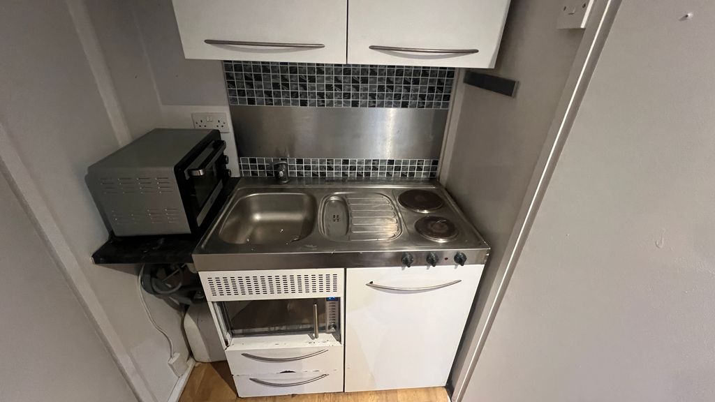 Property photo 3 of 4