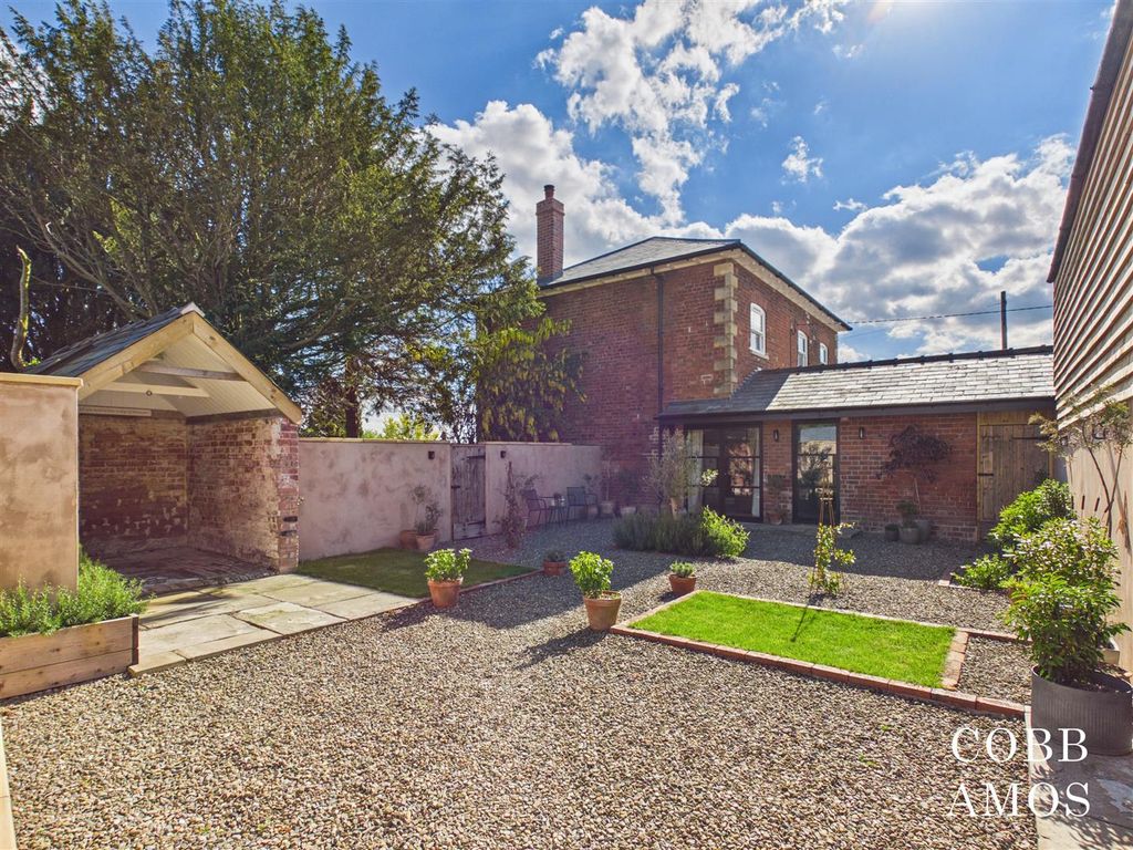 Property photo 3 of 44 Cam03722G0-Pr0108-Still055.Jpg