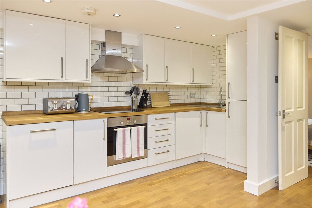 Property photo 3 of 16 Picture No. 06