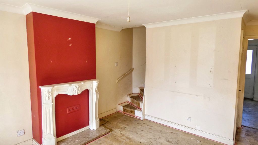 Property photo 3 of 19 3 Old Farm Close, Ottringham, East Yorkshire, Hu12 0Aq