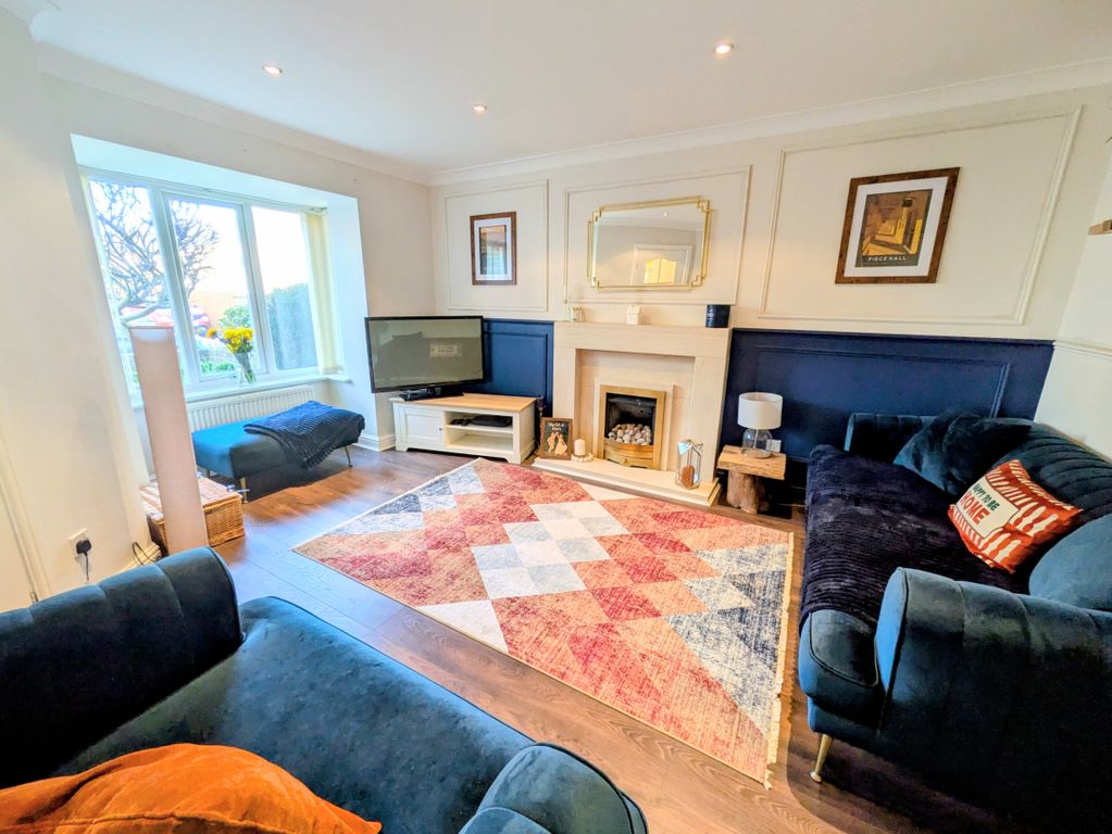 Property photo 2 of 32 1000038551