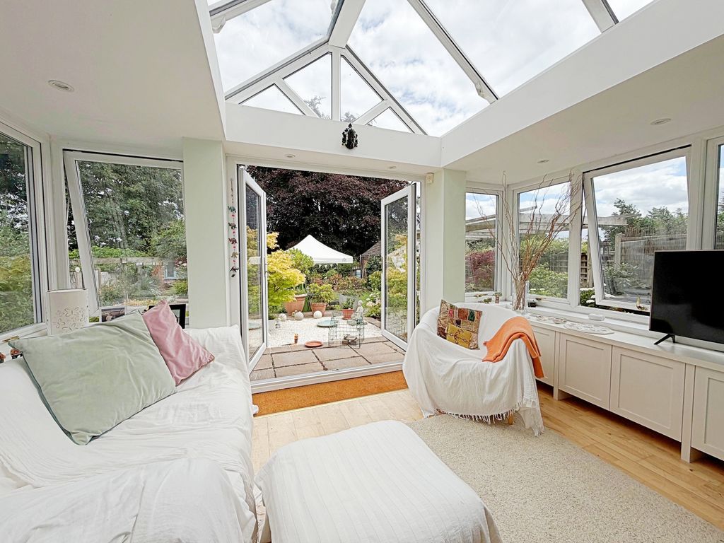 Property photo 3 of 22 Conservatory