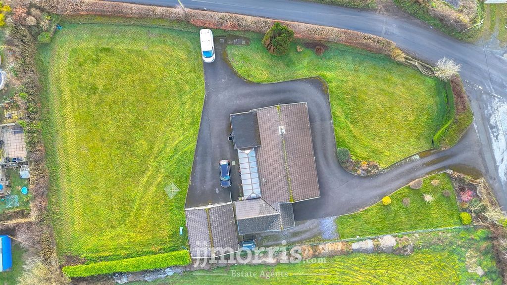 Property photo 2 of 36 56F6D1F7-Db23-4811-9A04-81A50B6Fcaff.Jpeg