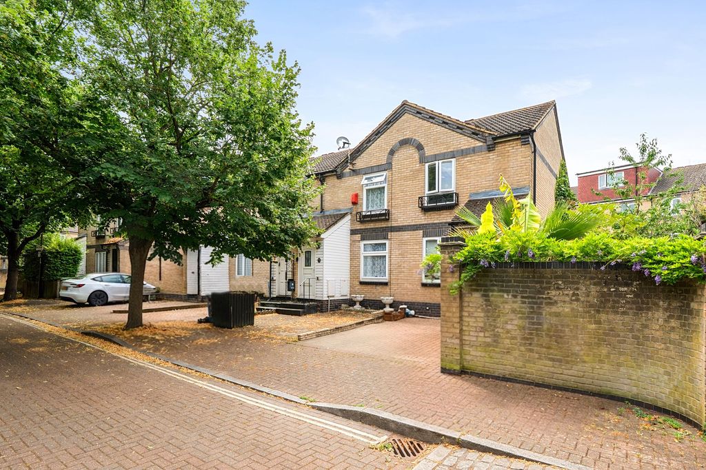 Property photo 1 of 24