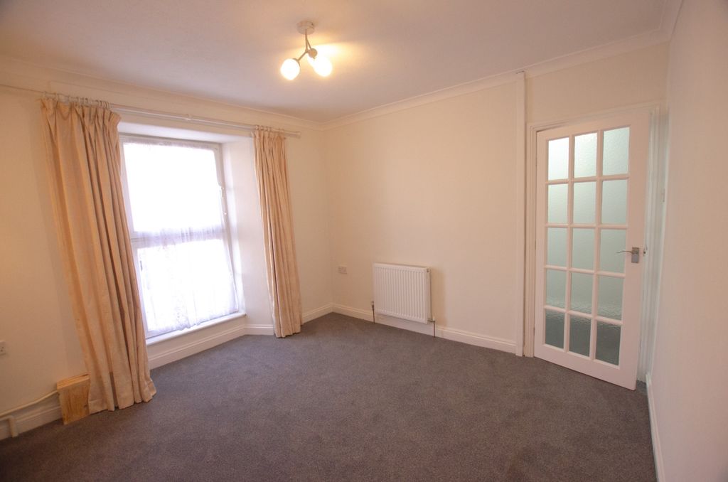 Property photo 3 of 12 54 Higher Bore-11
