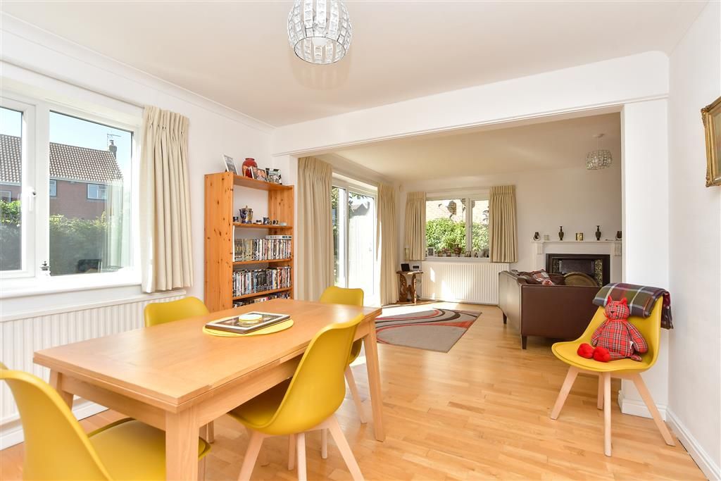 Property photo 3 of 17 Dining Area