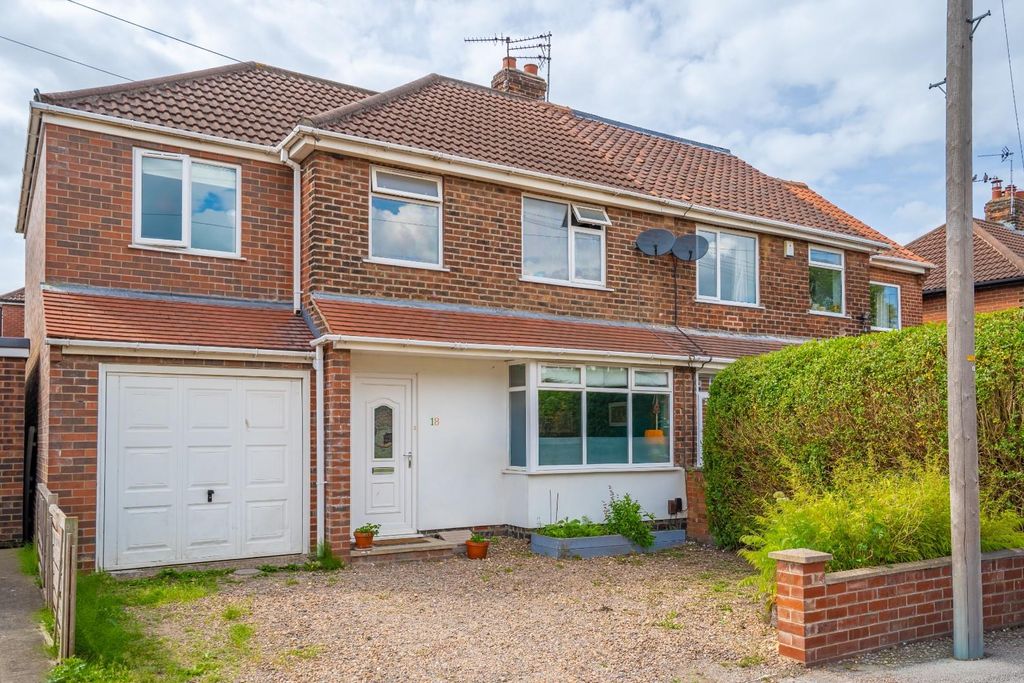 Property photo 1 of 15 External