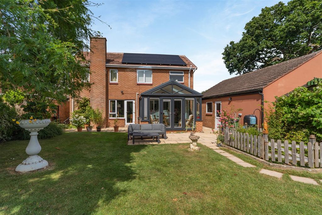 Property photo 1 of 33