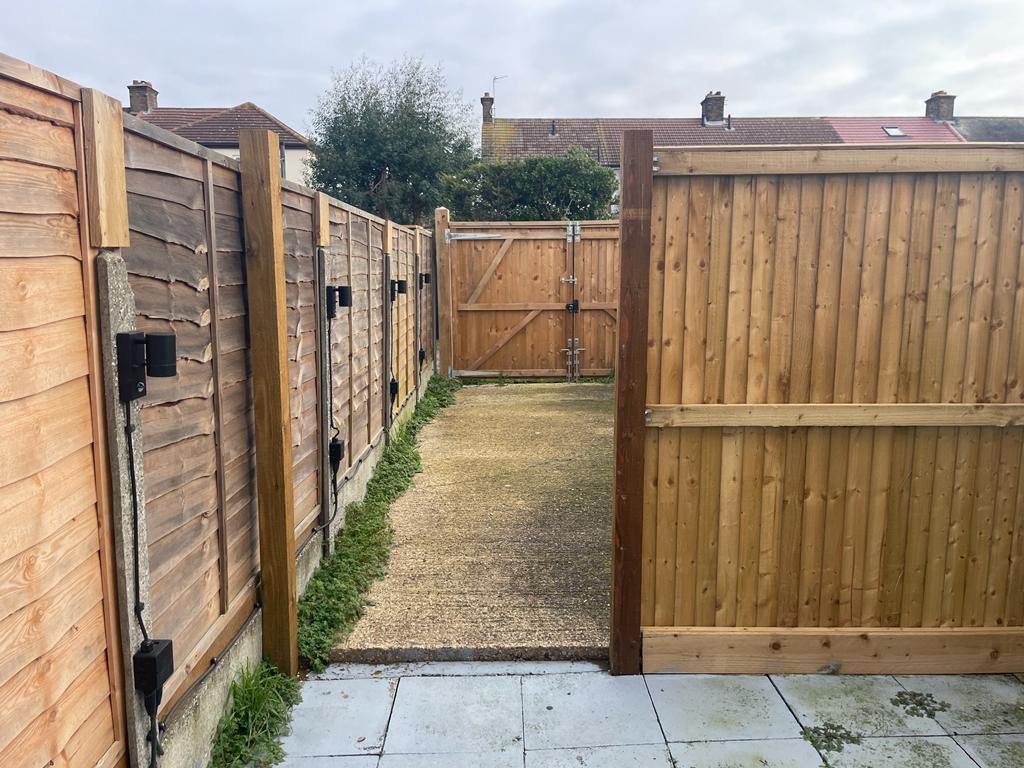 Property photo 2 of 28