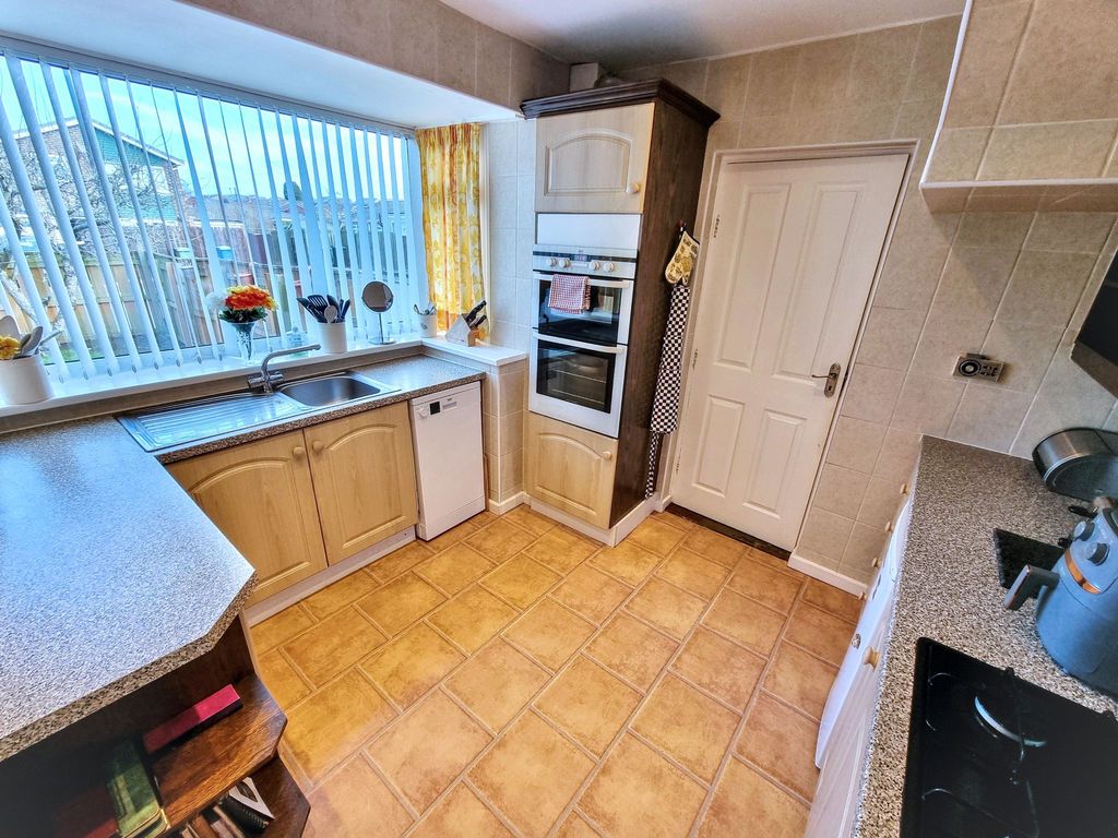 Property photo 2 of 11 Photo 8