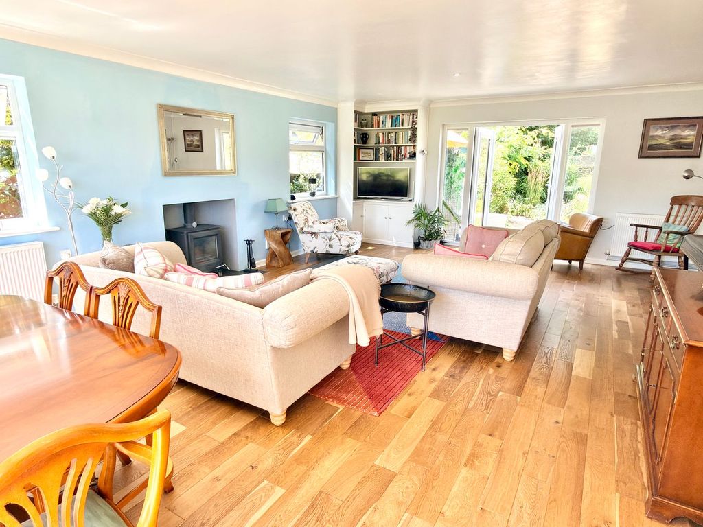 Property photo 2 of 21