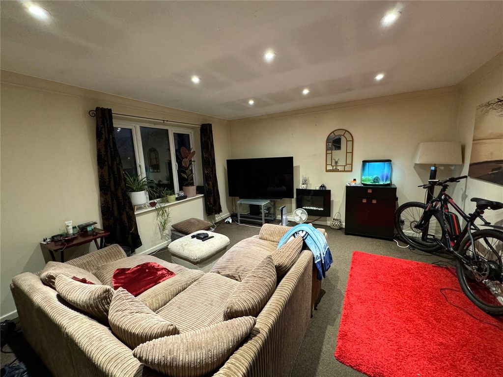 Property photo 2 of 7 Picture No. 04