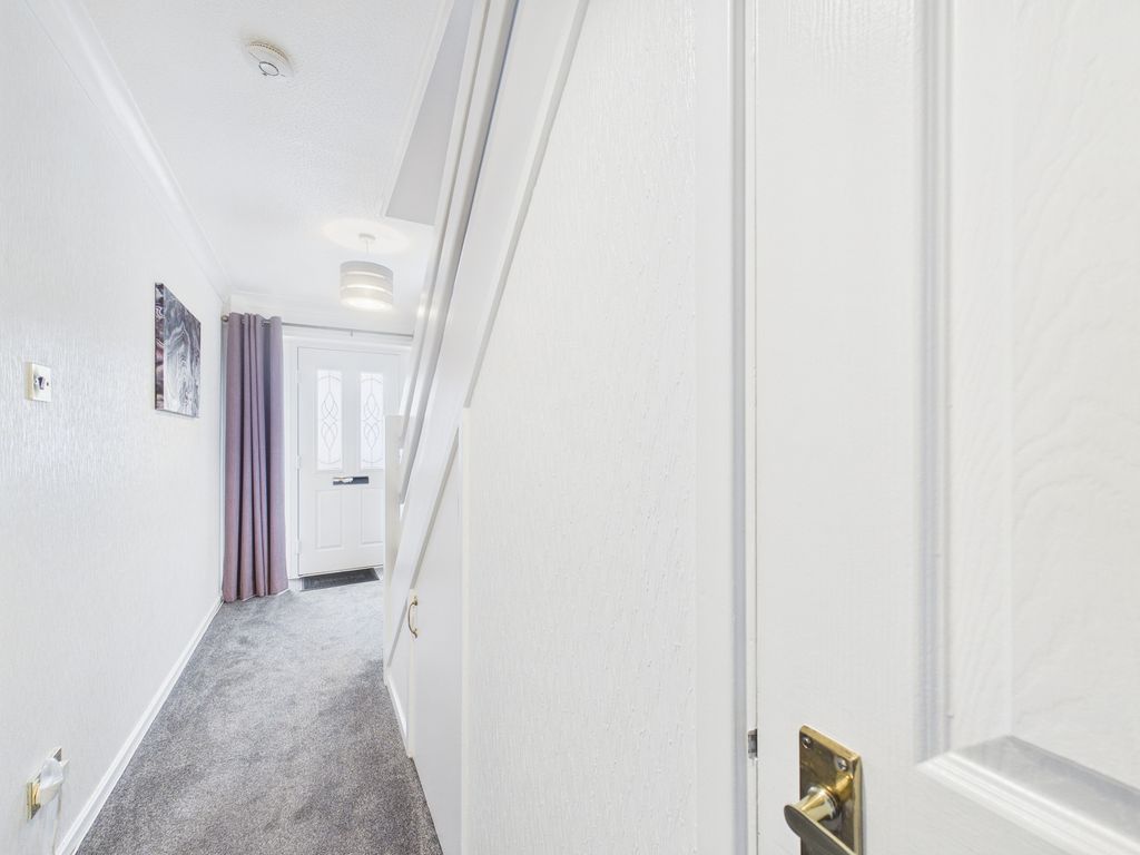 Property photo 3 of 32