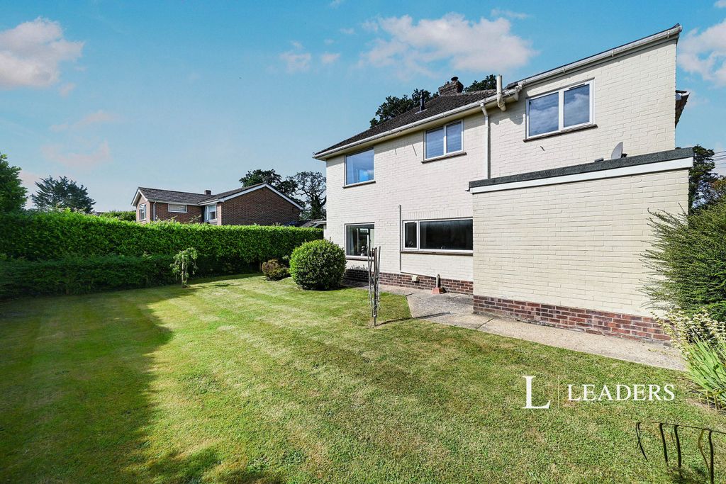 Property photo 3 of 10 External