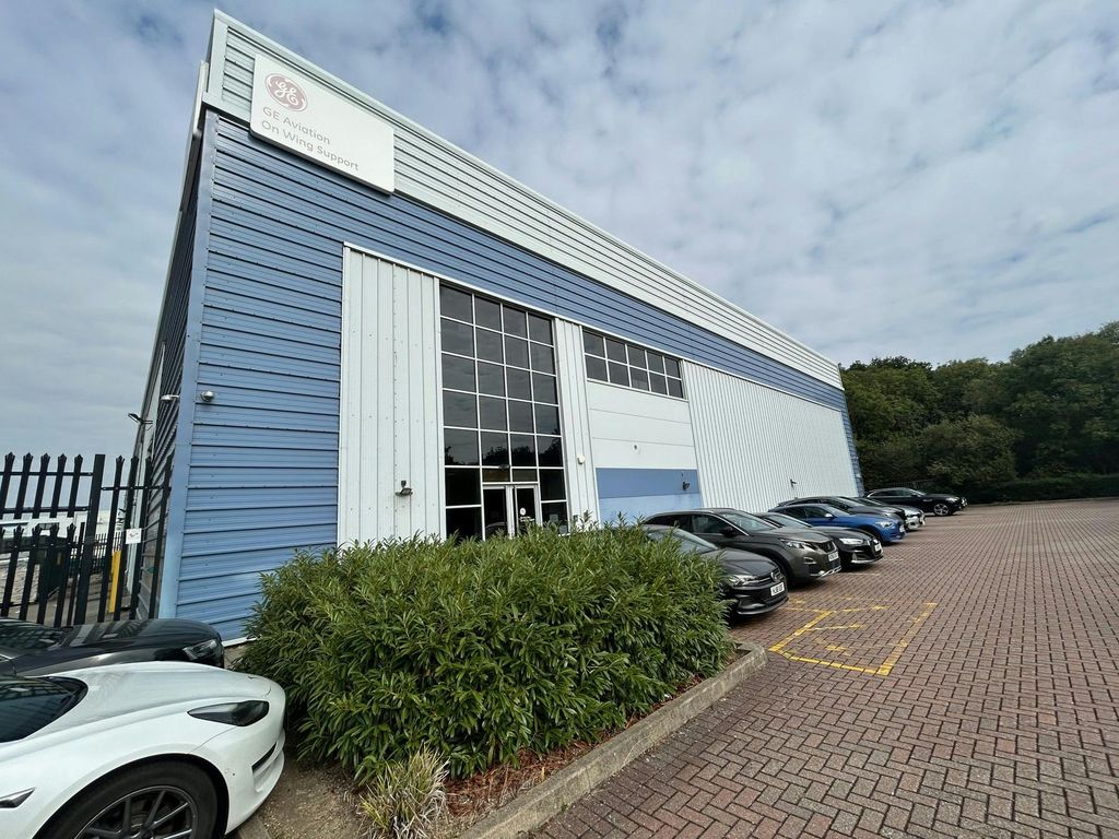 Property photo 3 of 6 5&amp;6 Heathrow South Cargo Centre, Girling Way