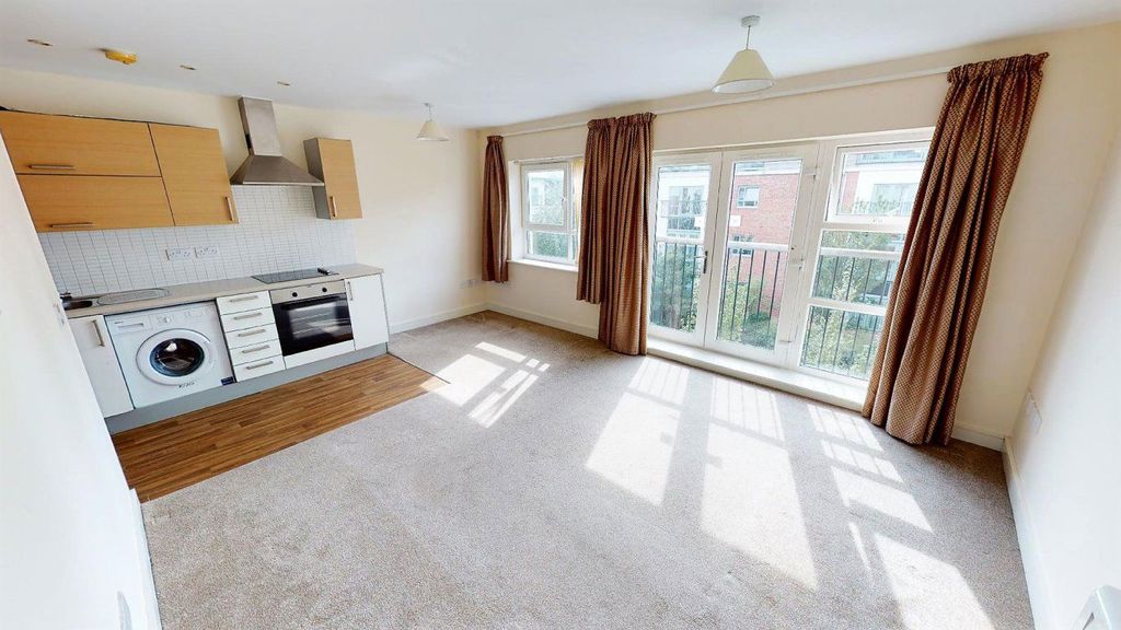 Property photo 2 of 10