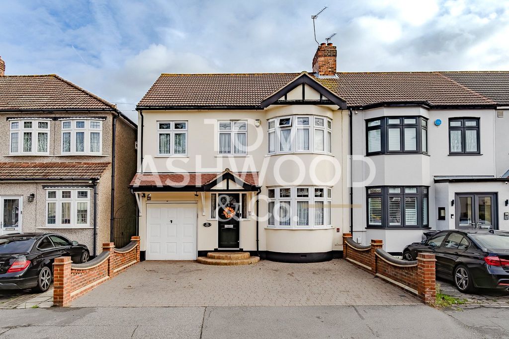 Property photo 1 of 22 Picture No. 05