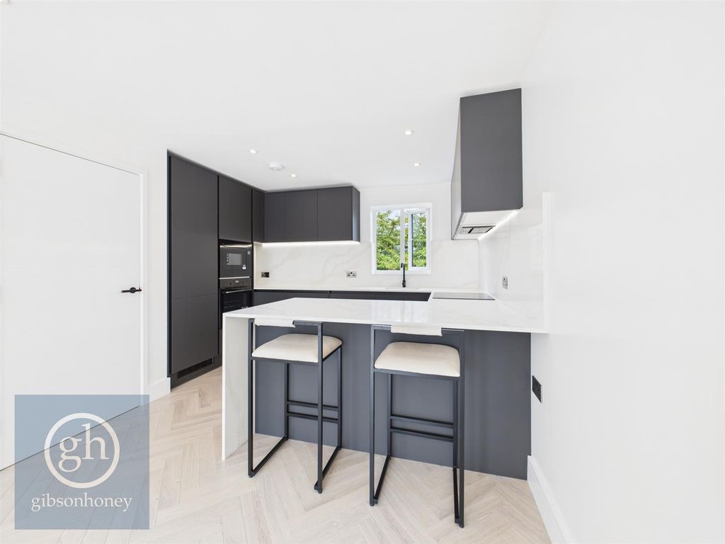 Property photo 1 of 9 Cam05080G0-Pr0142-Still013.Jpg