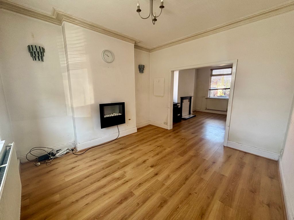 Property photo 3 of 16 Bedroom