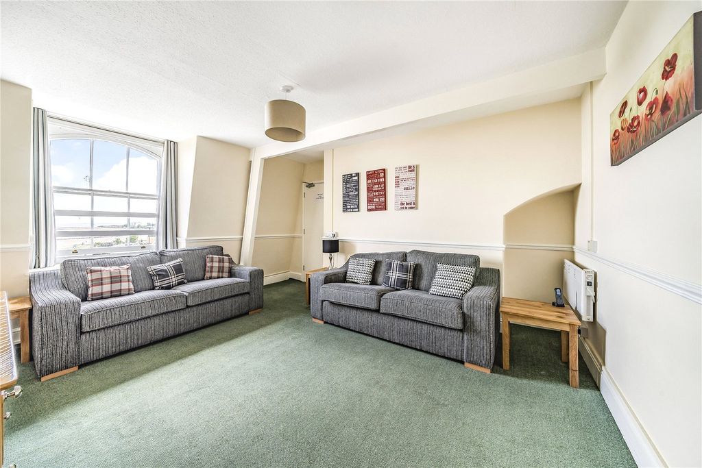 Property photo 2 of 18 Picture No. 01