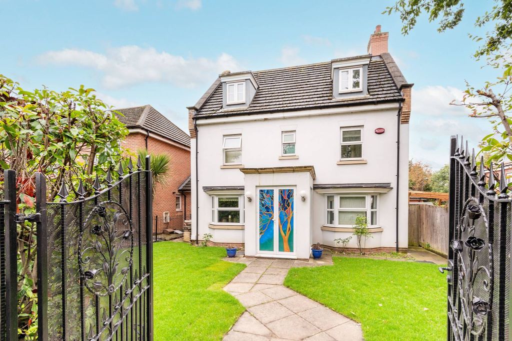 Property photo 2 of 16