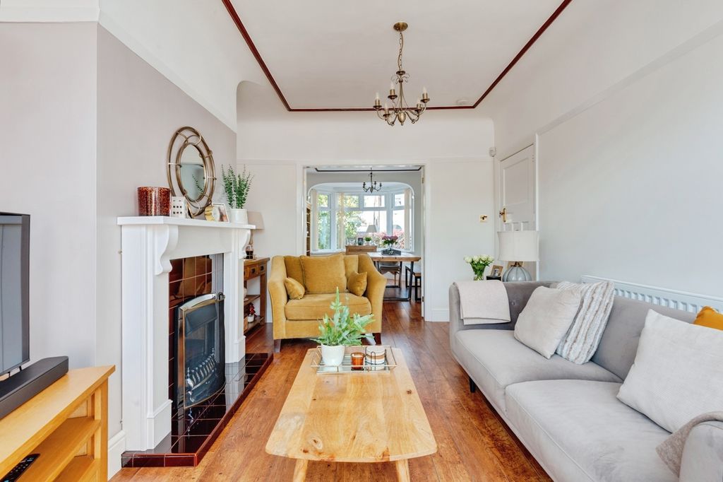 Property photo 3 of 26 Pbox-Img.Jpg