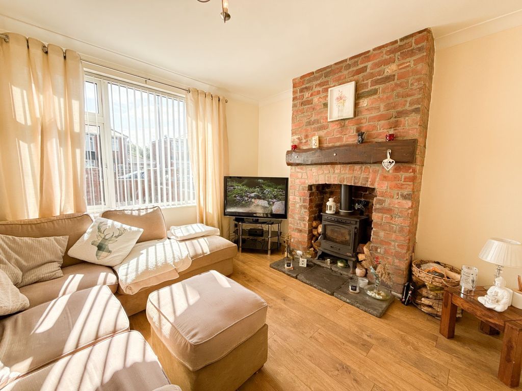 Property photo 1 of 10 Lounge