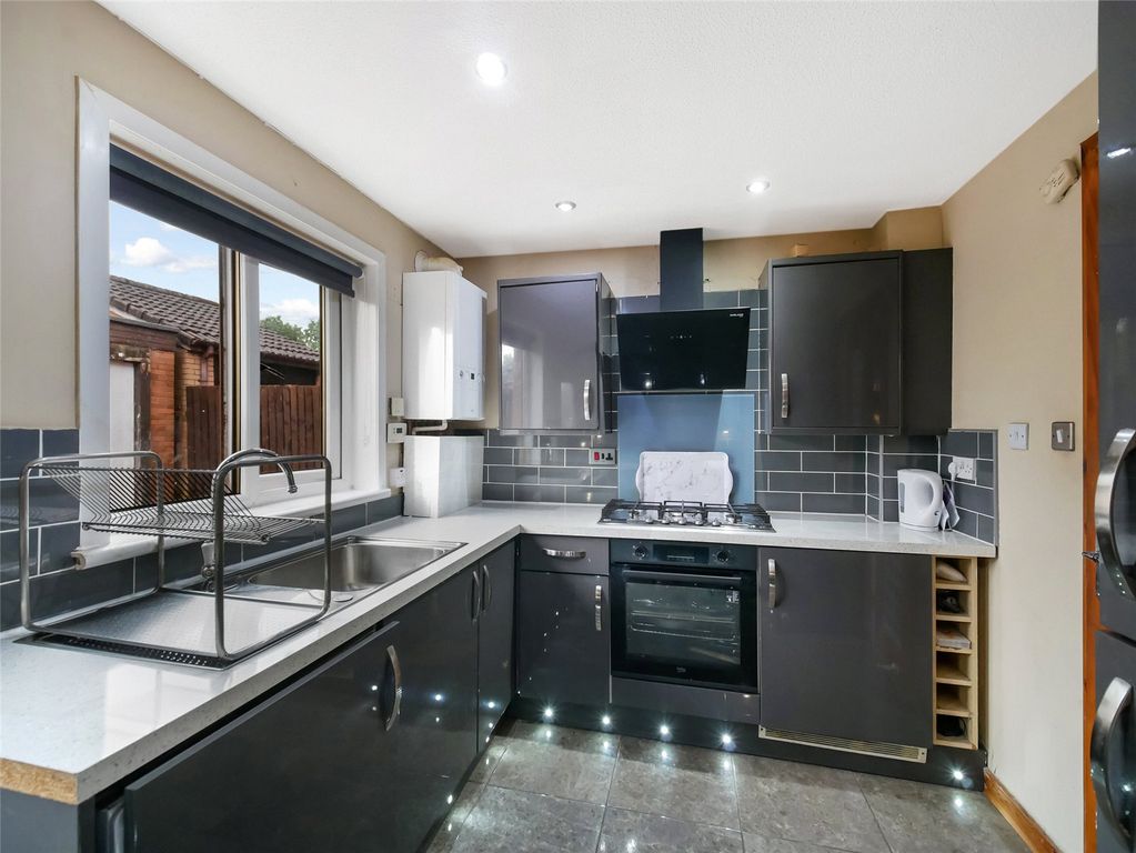 Property photo 3 of 21 Kitchen