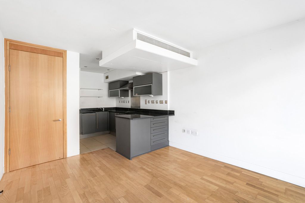 Property photo 2 of 9 Kitchen/Reception