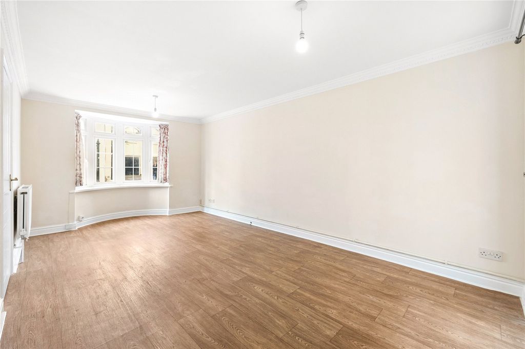 Property photo 3 of 16 Picture No. 14