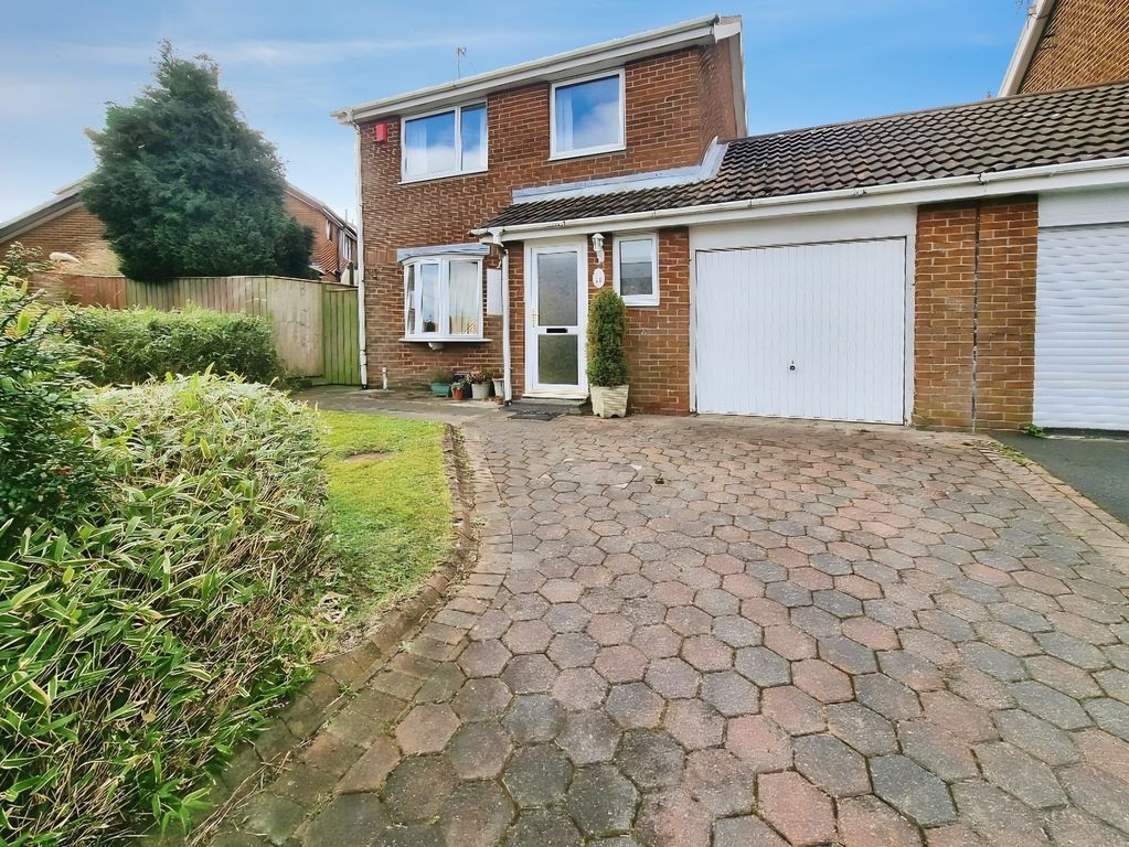 Property photo 1 of 8 Photo 9