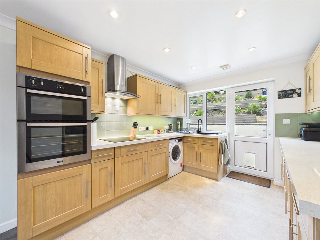 Property photo 2 of 23 Picture No. 14