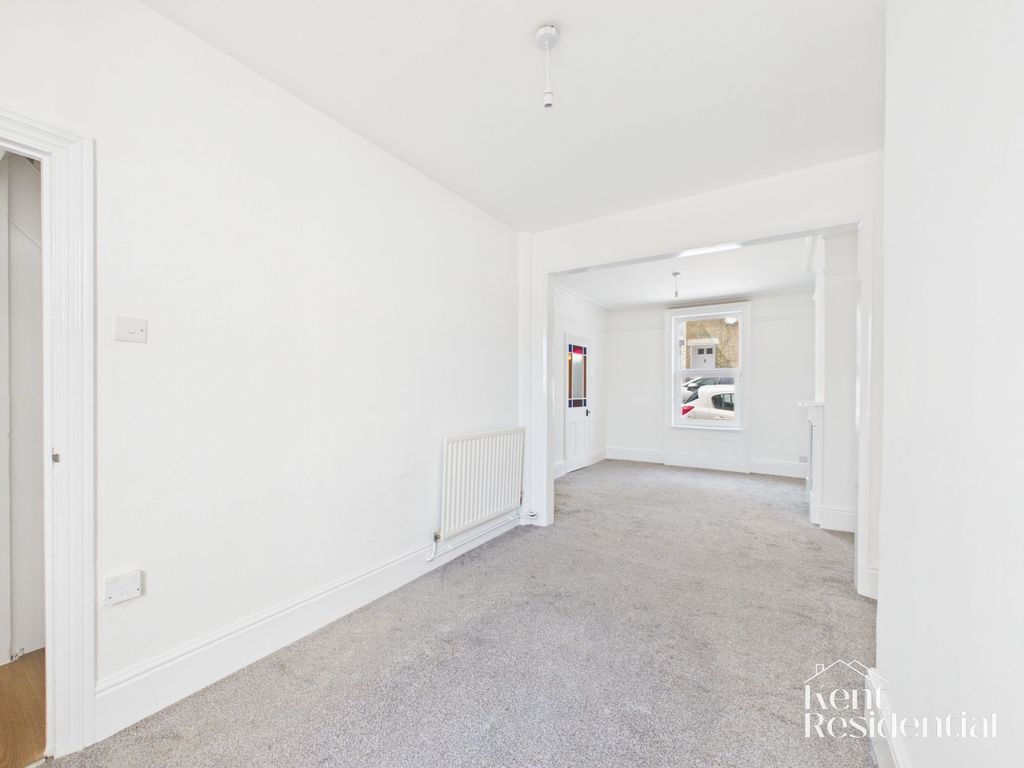 Property photo 2 of 30