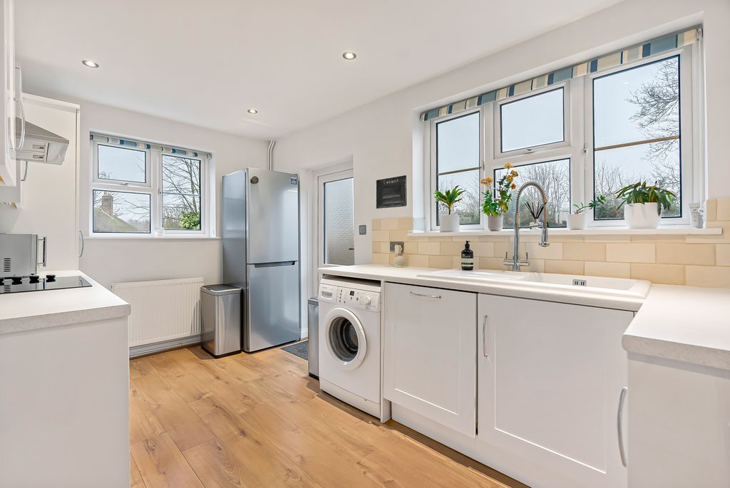 Property photo 3 of 10 1570406