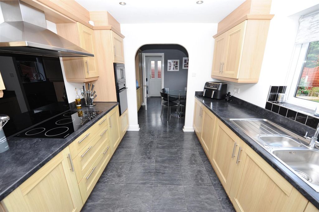 Property photo 3 of 30