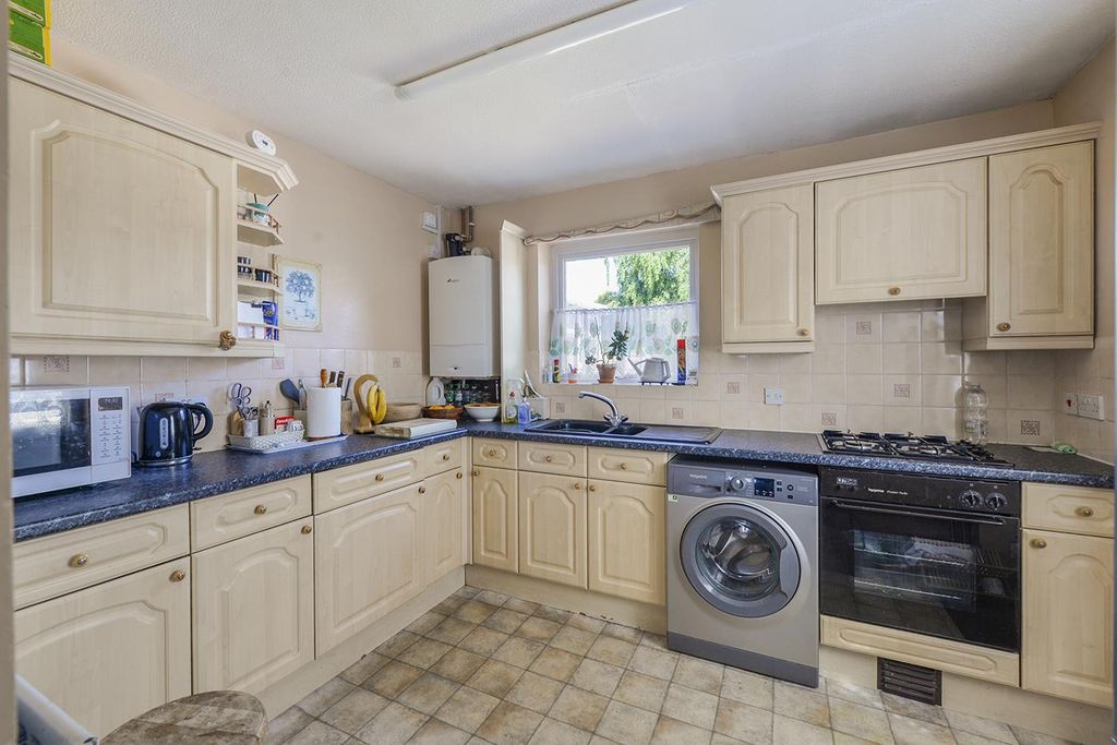 Property photo 3 of 16 Kitchen