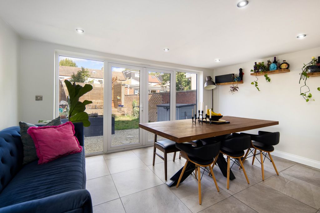 Property photo 1 of 20 Picture No. 03