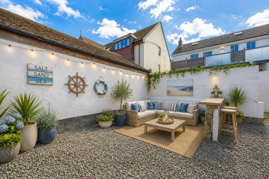 Property photo 2 of 26 CGI Photo Of What The Actual Garden Couls Look Like Dressed