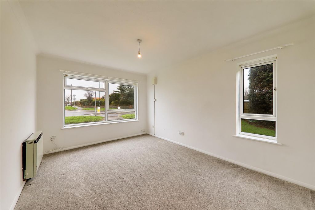 Property photo 2 of 8 Img_4993-Img_4995.Jpg