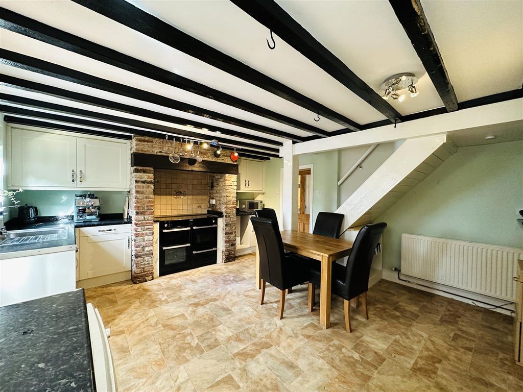 Property photo 2 of 18 Kitchen