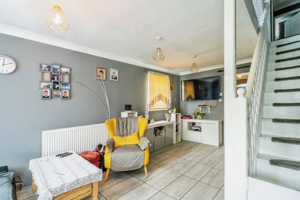 Property photo 3 of 13