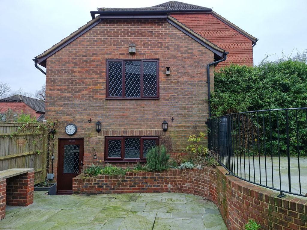 Property photo 2 of 5