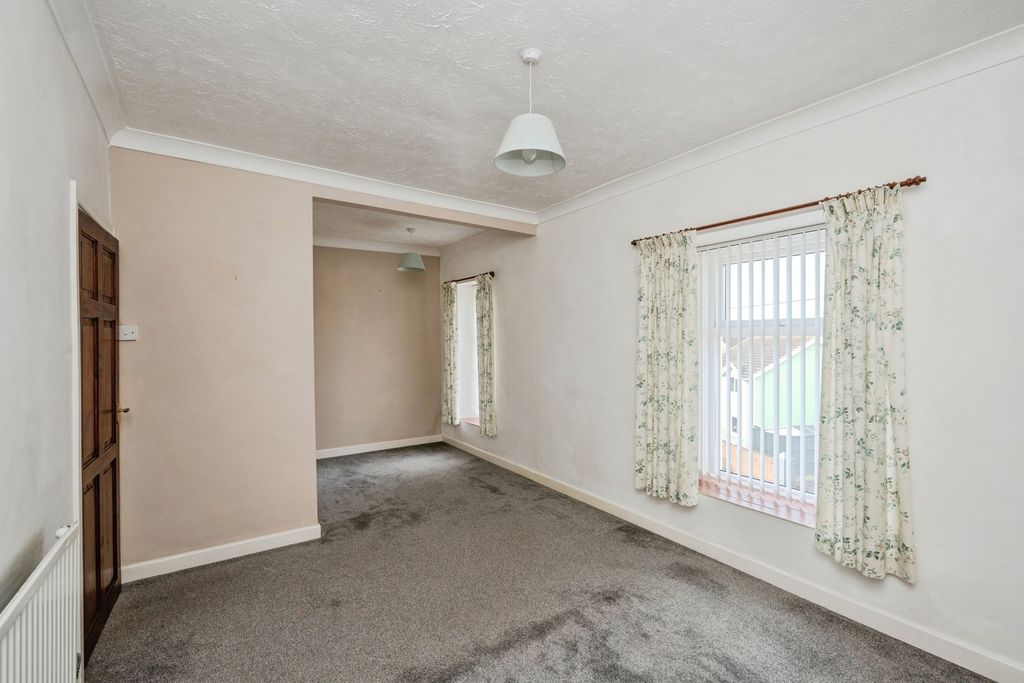 Property photo 3 of 26 Pbox-Img.Jpg