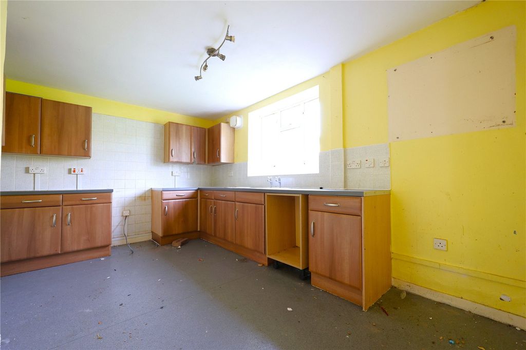 Property photo 2 of 19 Picture No. 02
