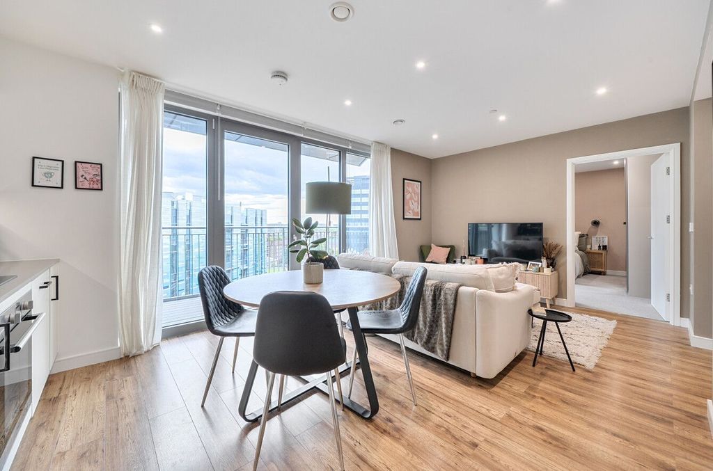 Property photo 1 of 11