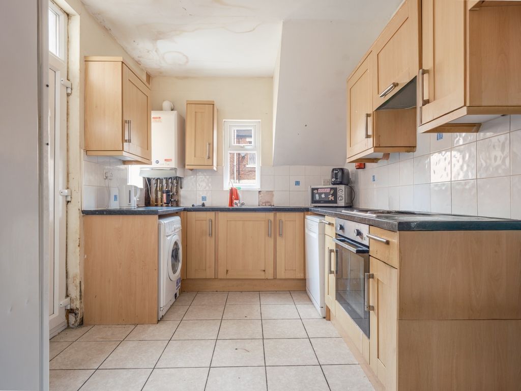 Property photo 3 of 13 4369832