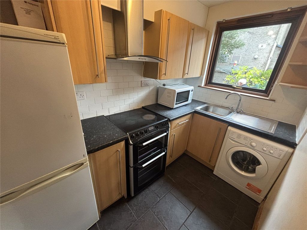 Property photo 3 of 12 Picture No. 11
